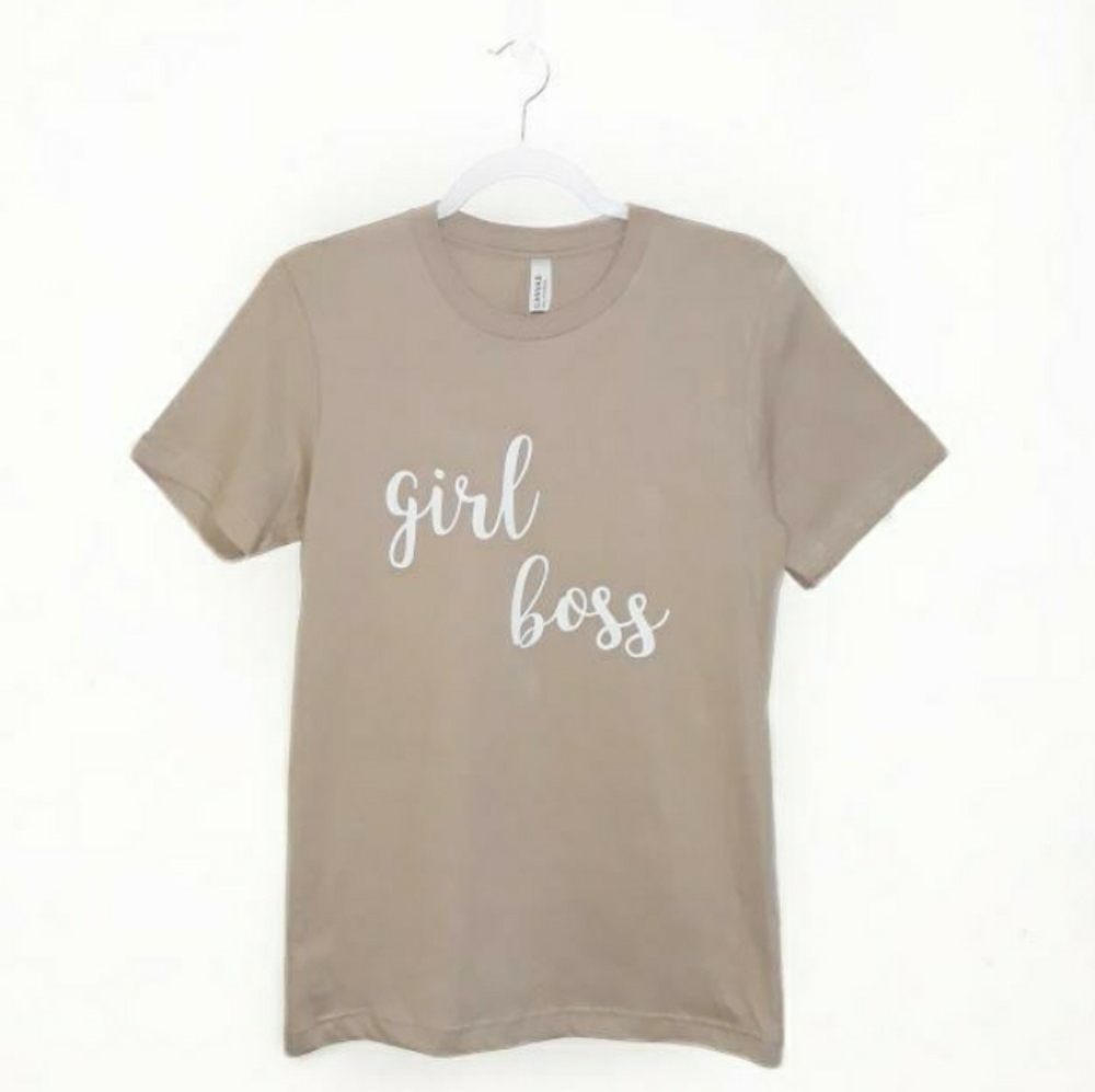 🚫NOT FOR SALE🚫Tan & white girl boss t-shirt